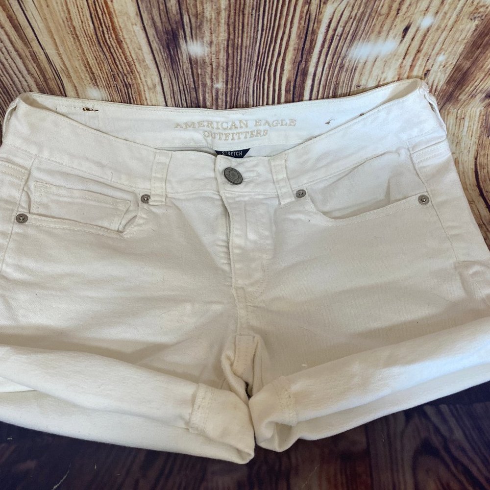 American Eagle White Cuffed Shorts